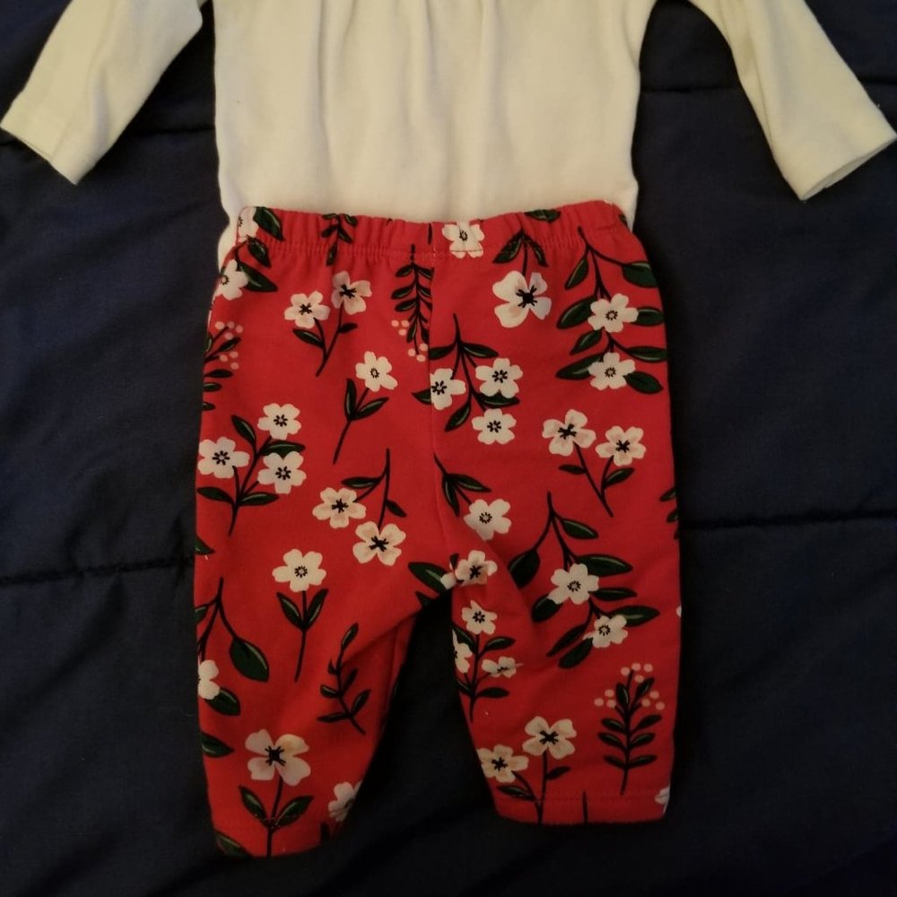 Outfit - Picture 2 of 2